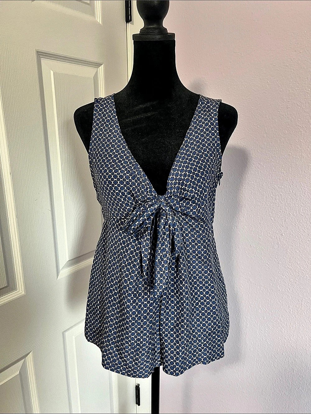 New York & Company Silk Geometric Tie-Front Blouse in Blue & Gold Size 2 Like